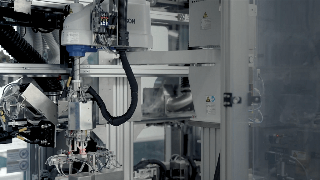 AI, Robotics, and 3D Printing for Mass Customization: Dandy’s Dental Revolution3DPrint.com | Additive Manufacturing Business 2 edited spray glaze automation video screengrabs3 nH5hFg