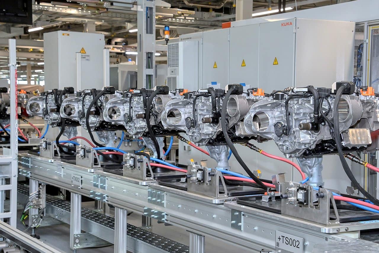 BMW Makes 4,000 3D Printed Sand Cores Per Day3DPrint.com | Additive Manufacturing Business 16 bmw group news electric engine production 1280854 EI09l7