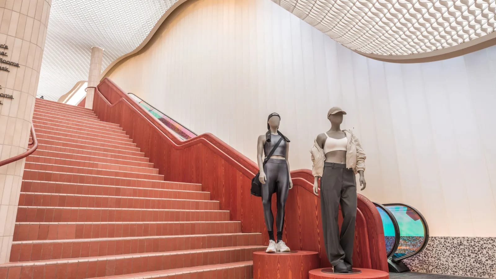 Lululemon SoHo Store Installs Large-Format 3D Printed Benches by Decibel Built3DPrint.com | Additive Manufacturing Business 11 251119 Lululemon SoHo 8 4ql7Ti