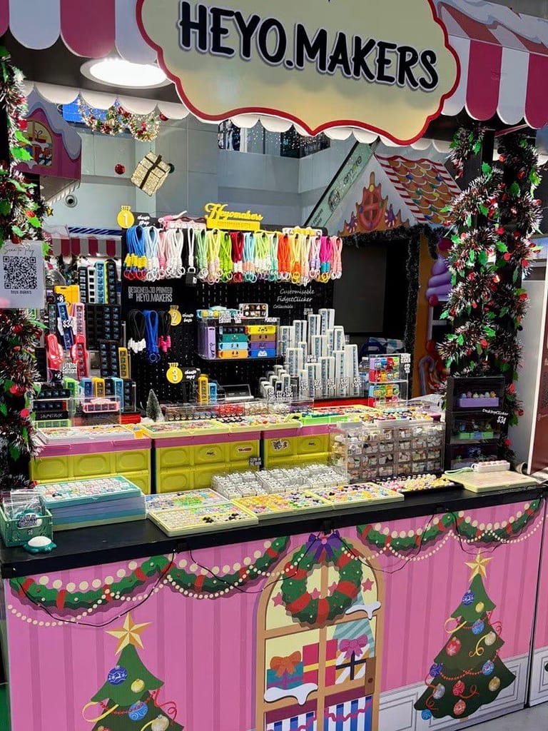 Fancy a Fidget? Product Designer Sells Her 3D Printed Fidget Clickers at Pop-Up Shops3DPrint.com | Additive Manufacturing Business 2 heyo.makers pop up store 4enuje