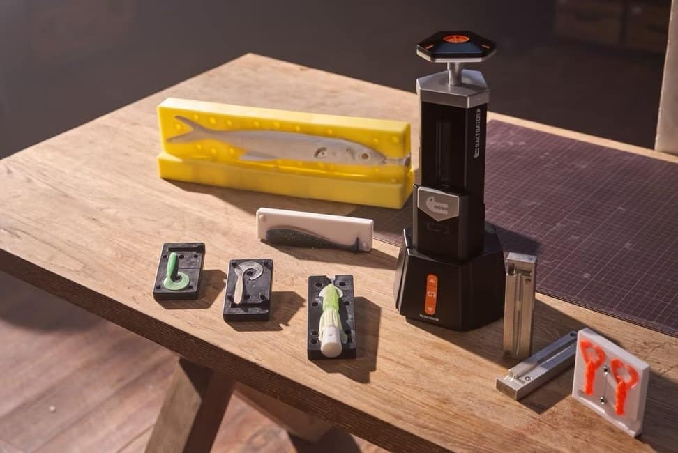 Kickstarter Release: New SALTGATOR Desktop Injection Molding Machine is Optimized for 3D Printed Molds3DPrint.com | Additive Manufacturing Business 1 IMG 1795